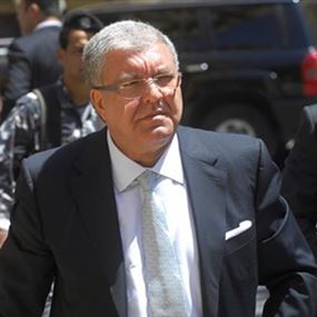 المشنوق عالق بين رأيين مستقبليين