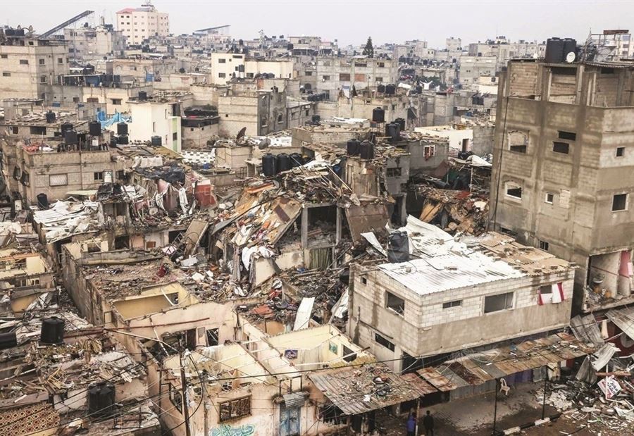 "الجثث متناثرة"... شهادات "مروّعة" للعائدين إلى خان يونس "الجثث متناثرة"... شهادات "مروّعة" للعائدين إلى خان يونس