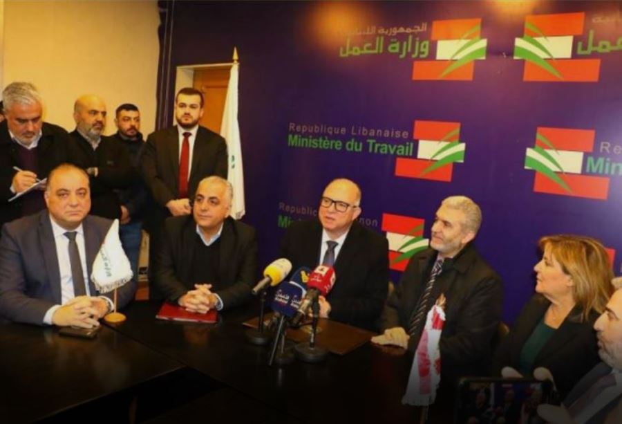 تسليم وتسلم في "العمل" و"البيئة"... حيدر يعرب عن أولويات عمله تسليم وتسلم في "العمل" و"البيئة"... حيدر يعرب عن أولويات عمله
