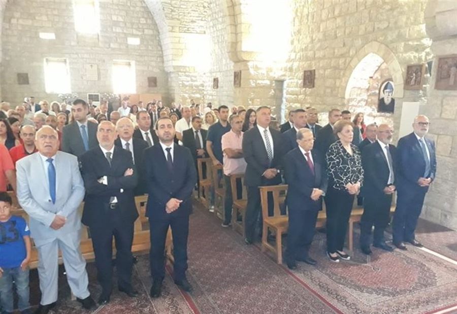رئيس الجمهورية والسيدة الاولى شاركا ابناء بيت الدين في قداس الاحد
