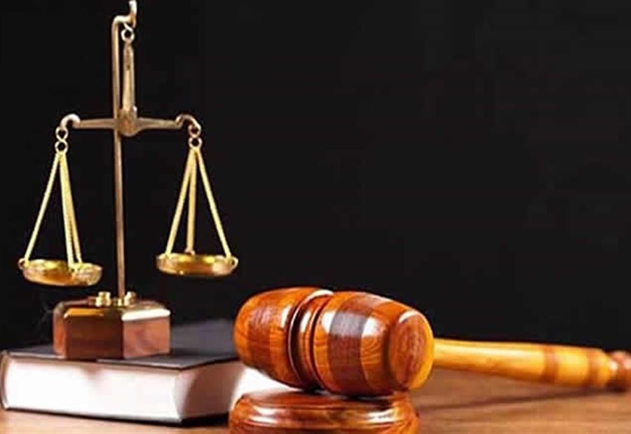 قرارٌ قضائي بإقفال إذاعتين بالشّمع الأحمر!