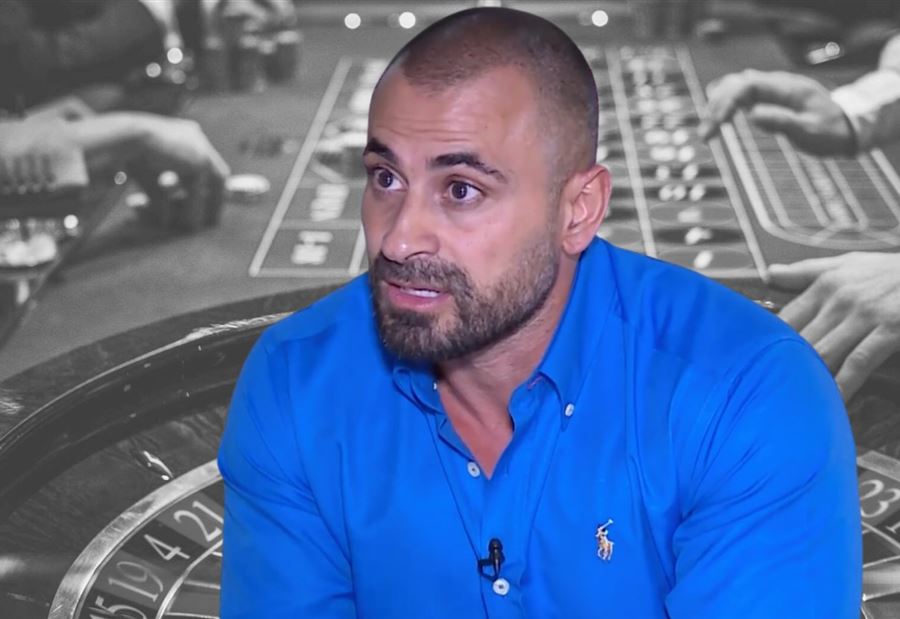 ملك القمار غير الشرعي "جاد غاريوس" يحاضر بالعفة 