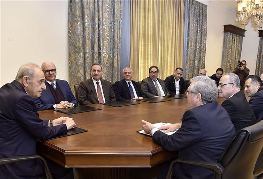  بري يدعو الصناعيين الى تقديم الحلول لأزمة الكهرباء 