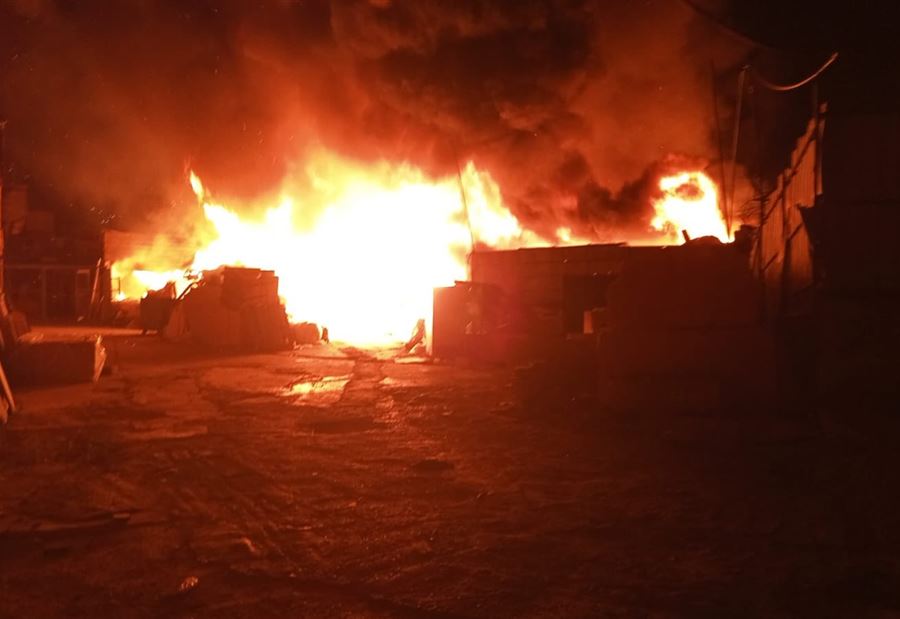 بالفيديو: حريقٌ ضخم في الشويفات! بالفيديو: حريقٌ ضخم في الشويفات!