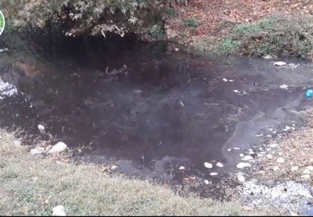 بالفيديو: معاصر الزيتون في سحمر تلوث مياه عين الزرقا 