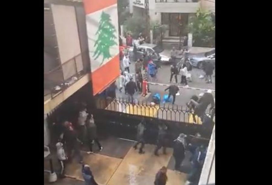 بالفيديو: اصابات بإشكال بين محتجين وأمن كرامي في طرابلس 