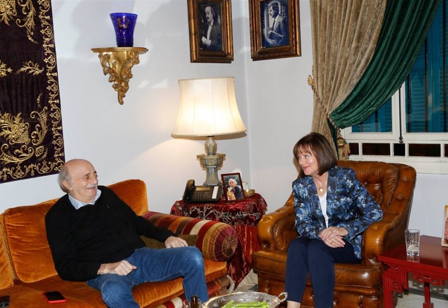 السفيرة الأميركية في كليمنصو