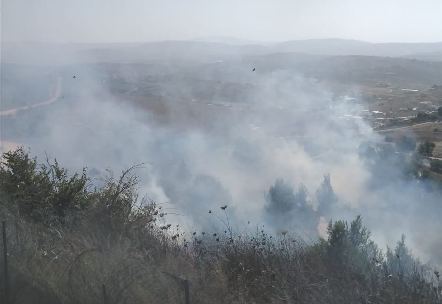 حريقٌ كبيرٌ في ميس الجبل يُفجّر ألغاماً