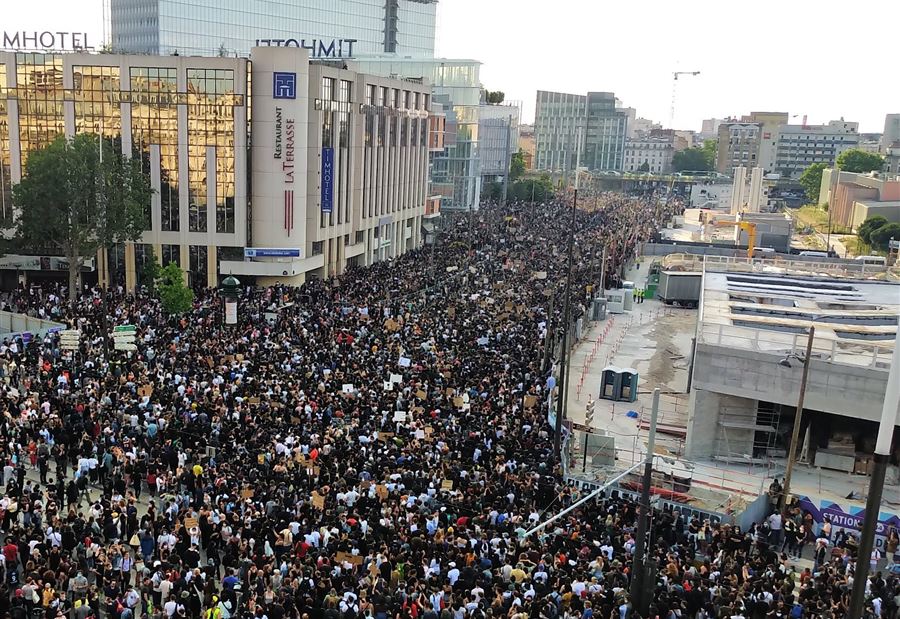 بالفيديو: تظاهرات في باريس ضد عنف الشرطة بالفيديو: تظاهرات في باريس ضد عنف الشرطة