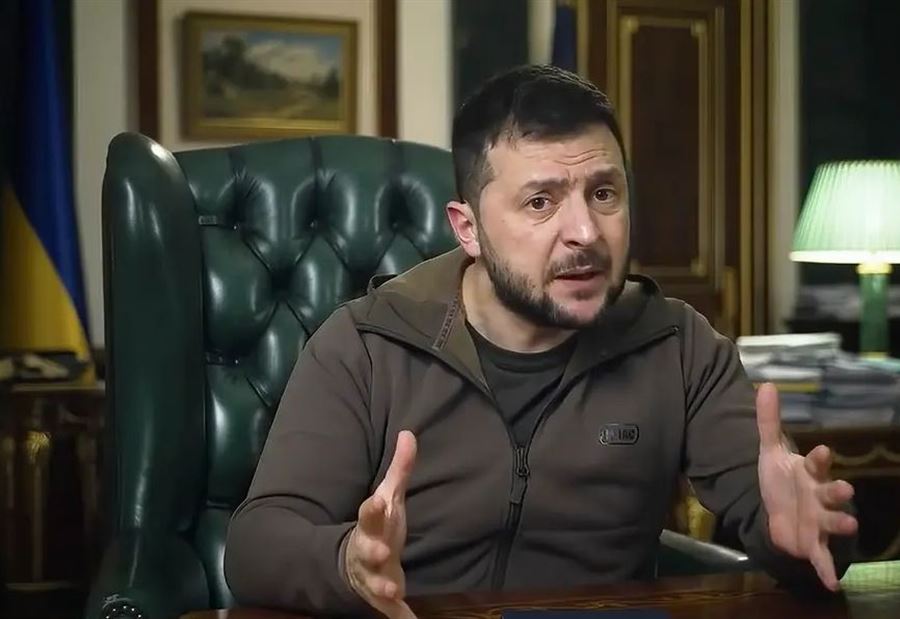 وضع شركاءه أمام خيارين.. زيلينسكي: الوضع بماريوبول غير إنساني
