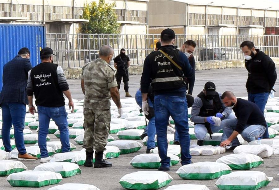 بالفيديو: ضبط أضخم عملية تهريب مخدرات بتاريخ لبنان 