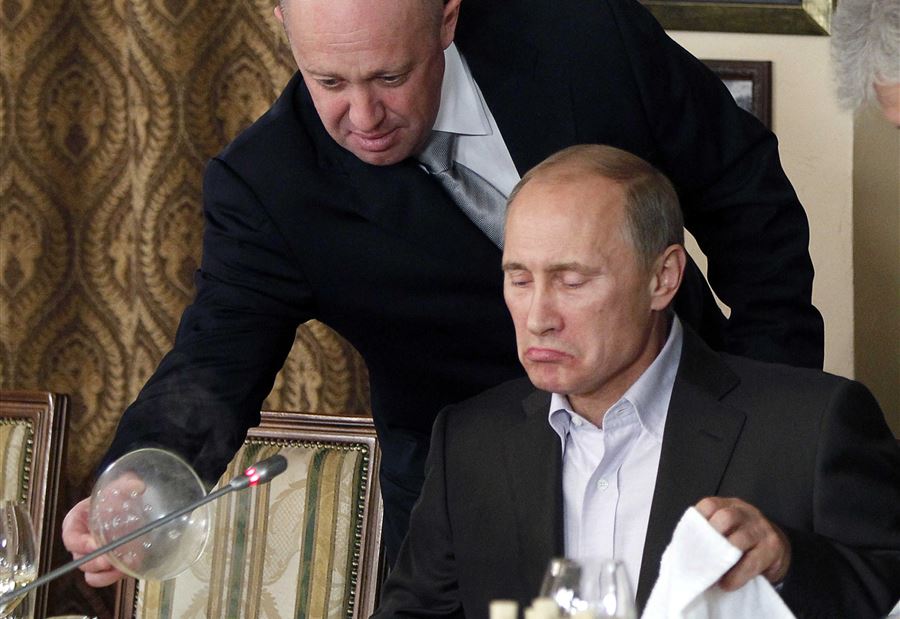 إعترافٌ لافت من "طباخ بوتين" إعترافٌ لافت من "طباخ بوتين"