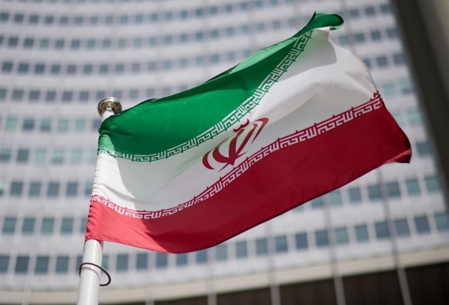 بعد "هجمات الحوثيين"... دولة تُحذّر من "التأثير الخبيث" لـ إيران!