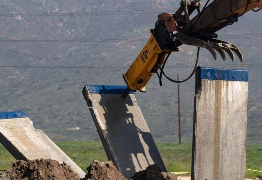 ترمب يريد 8.6 مليار دولار لجداره ترمب يريد 8.6 مليار دولار لجداره