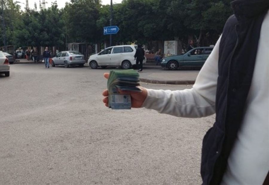 بالفيديو: دولارات "مزيفة" في النبطية... و"أمن الدولة" بالمرصاد