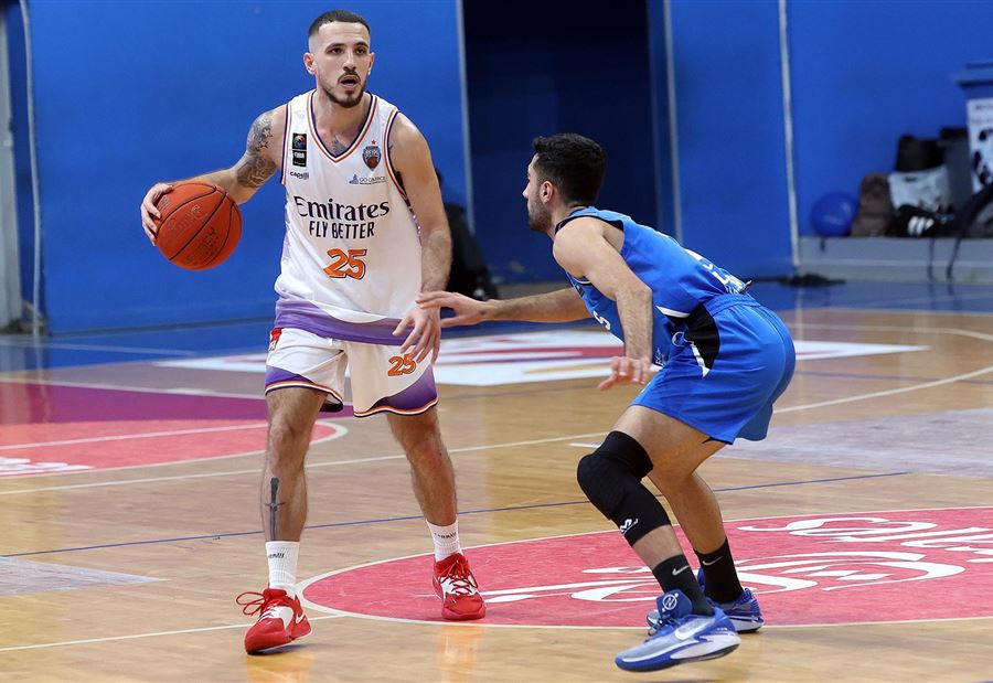 "مزهر تعرّض لأبشع الشتائم"... ردٌّ من إدارة بيروت على قرار الإتحاد