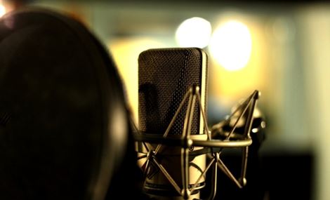 فنانة معتزلة تستغل "الفانز" للعودة إلى الشهرة