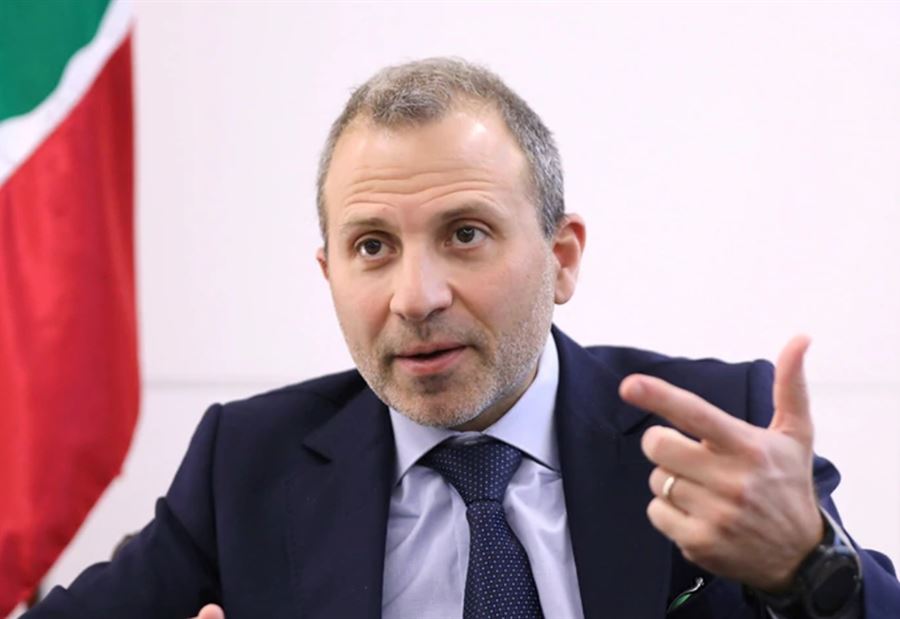 بين باسيل والعلّية
