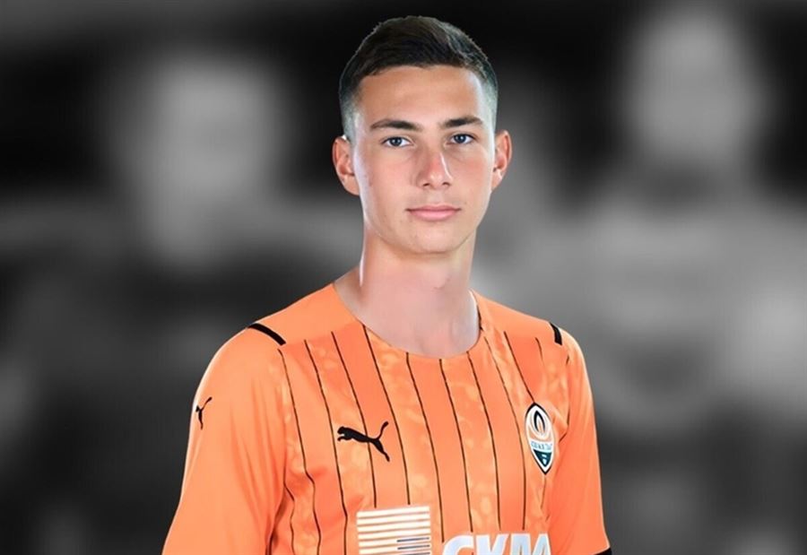 نادي شاختار الأوكراني فَسَخَ عقدَ لاعِبِه الهارب 