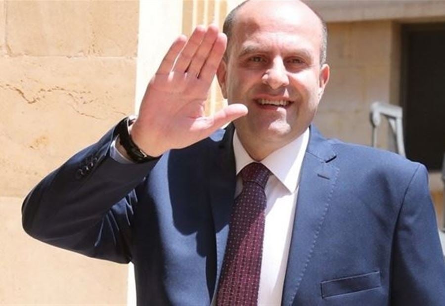 "مش بلقاء حتنحل الامور"... عون: حزب الله يتصرف بحكمة! "مش بلقاء حتنحل الامور"... عون: حزب الله يتصرف بحكمة!