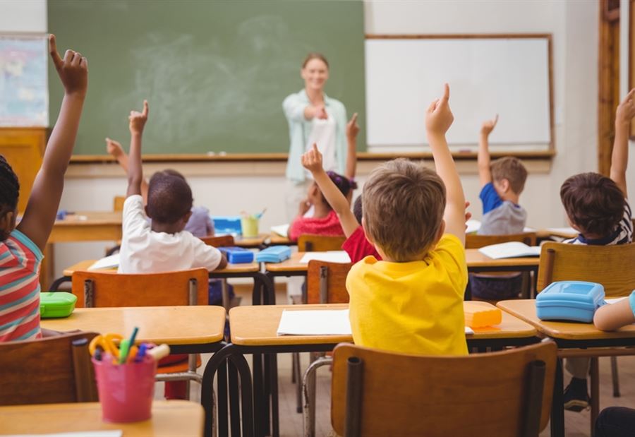 "مقبلون على مراحل مهمة"... إجتماعٌ "موسعٌ" للحلبي بشأن العام الدراسي