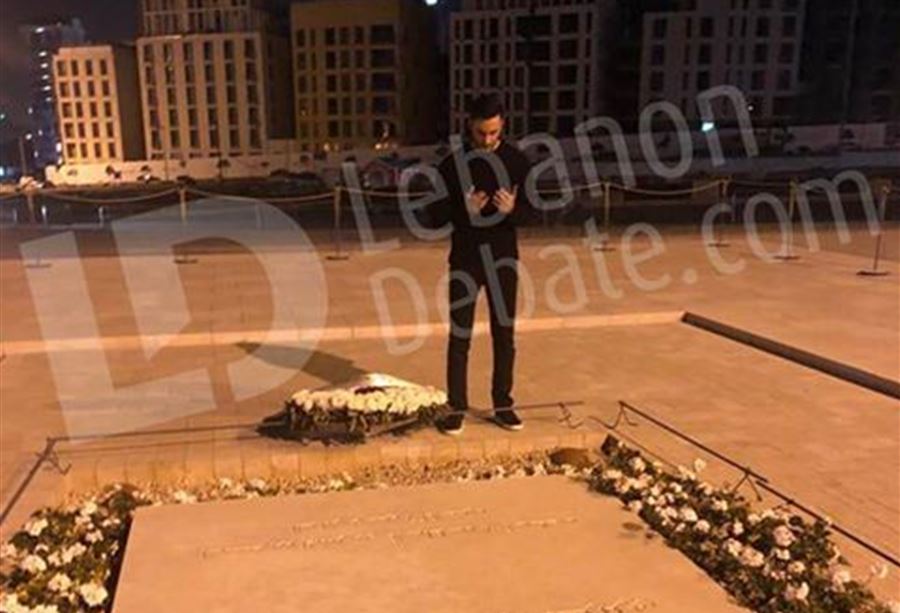 بالصورة: حفيد برّي على ضريح  الحريري