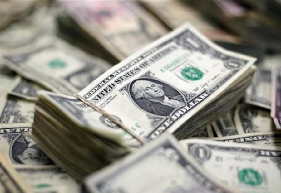30 ألف دولار مبعثرة على طريق سريع في ميتشيغان!