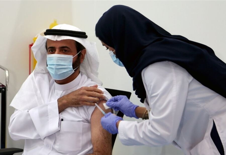 وزيرُ الصحة السّعوديّ يتلقّى لقاح كورونا (فيديو) وزيرُ الصحة السّعوديّ يتلقّى لقاح كورونا (فيديو)