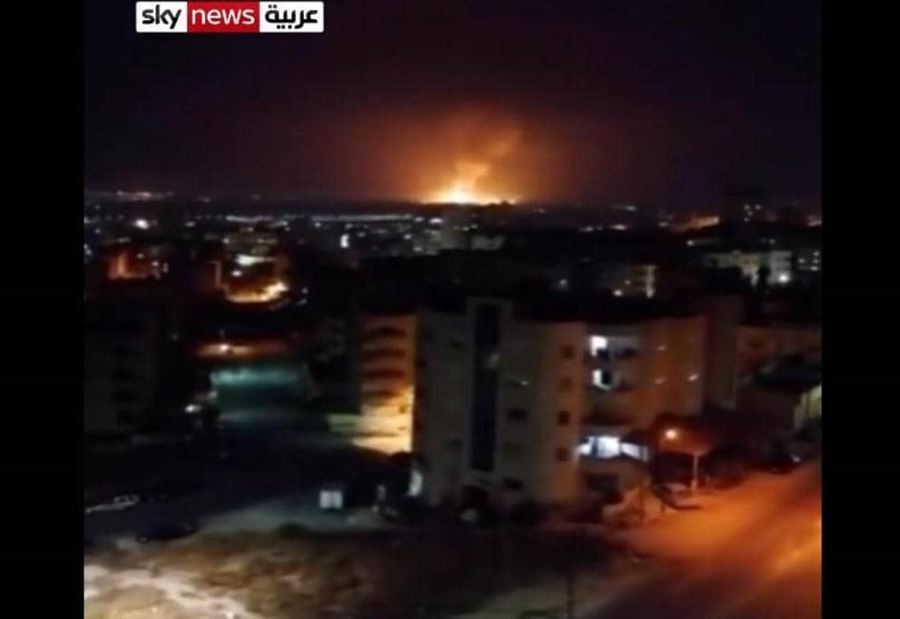 بالفيديو... إنفجارٌ ضخمٌ يهزّ مدينة الزرقاء الأردنيّة