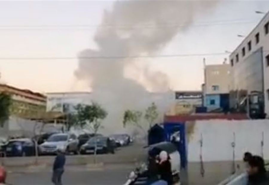 بالفيديو... إحتراق سيارة بالقرب من مستشفى الرسول الأعظم