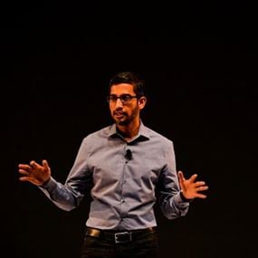 غوغل تهدي مديرها "أكبر مكافأة" بتاريخها