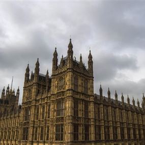 برلمانية بريطانية طالبت بـ"نقل إسرائيل" إلى أميركا