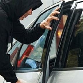 في أبلح.. سرقة سيارة من مدخل منزل