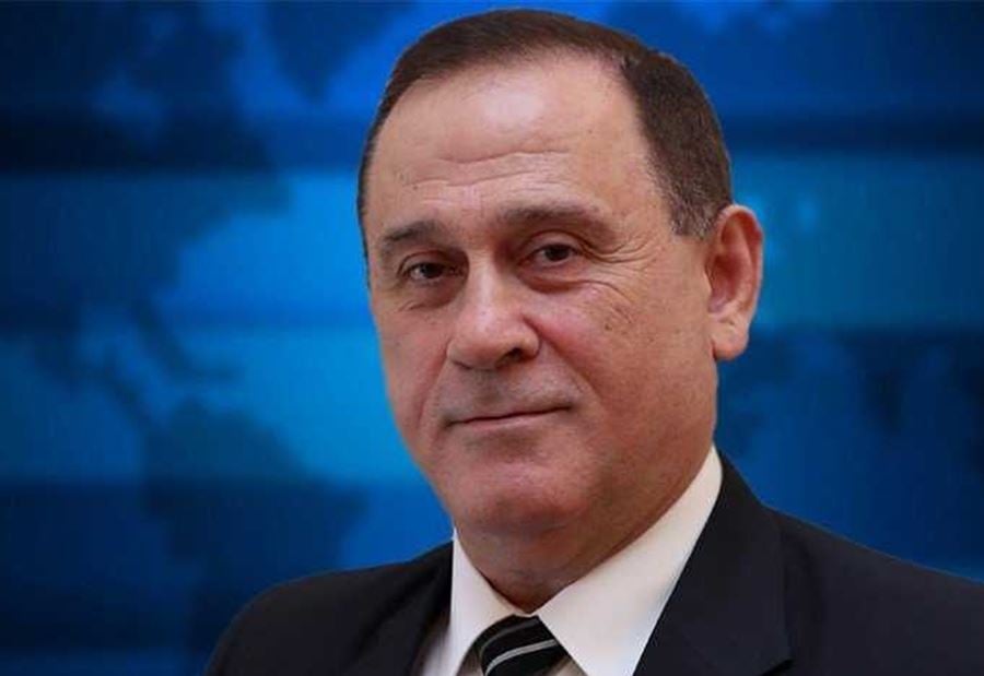 وزير الصناعة يطمئن العمال اللبنانيين...
