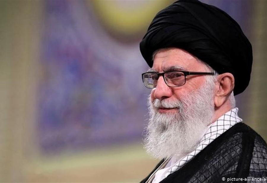 "فيسبوك" يضحي بـ100 ألف متابع ويحذف صفحة لخامنئي