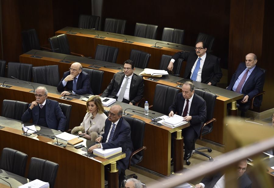 نائب "المستقبل": نحن بإنتظار "عيشة أهل الكهف"