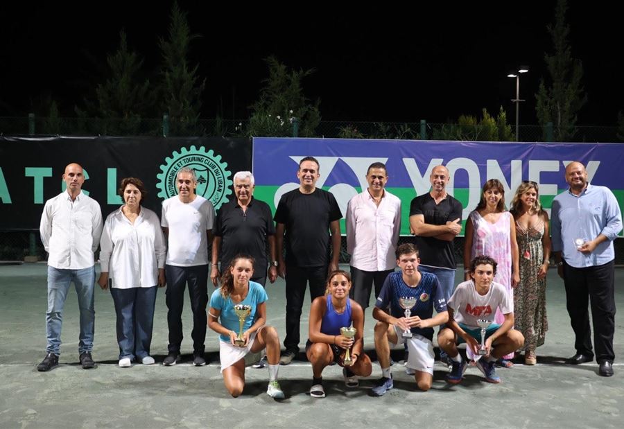 إليكم الفائزين بالدورة الدولية للناشئين بالتنس!