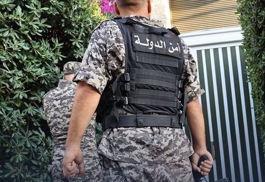 ينتحل صفة شقيق وزير سابق!