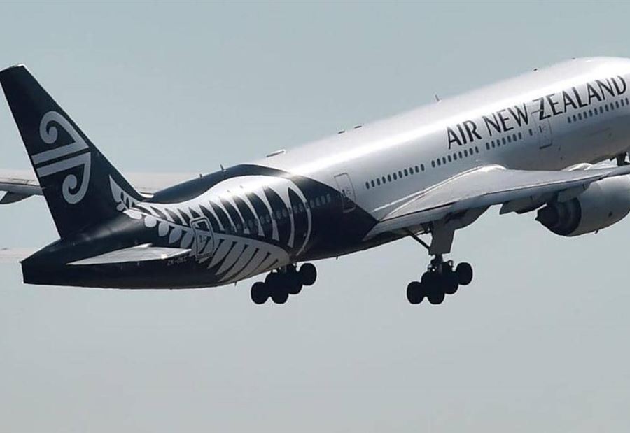 طردة امرأة من طائرة نيوزيلندية بسبب "فيديو" طردة امرأة من طائرة نيوزيلندية بسبب "فيديو"