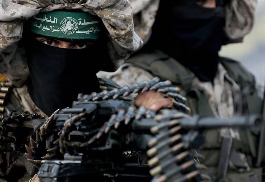 بتهمة العمالة... إعدام فلسطينيَين وتعليقهما على عَمود كهرباء! (فيديو)