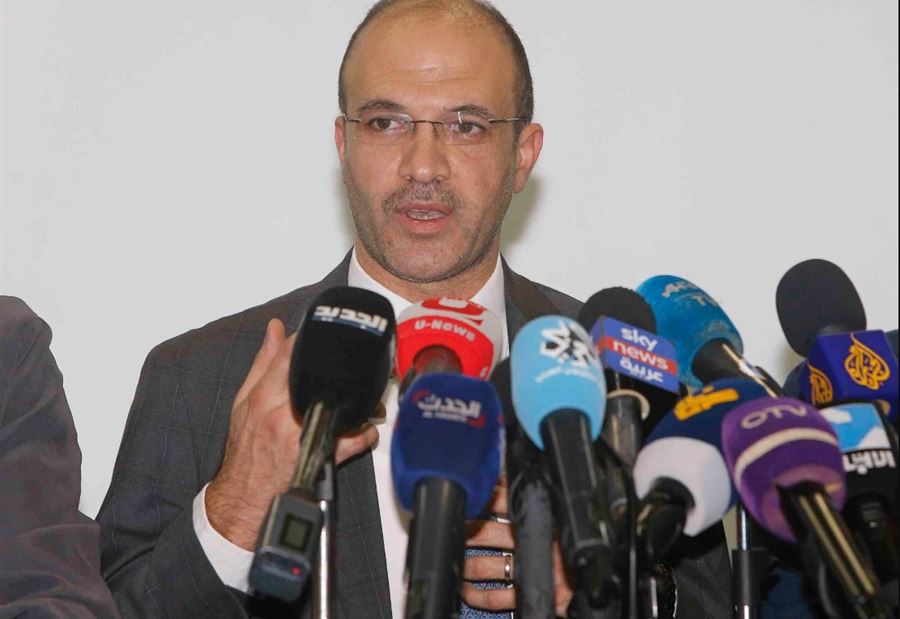 وزير الصحّة يُقاتِلُ "باللحم الحيّ!"