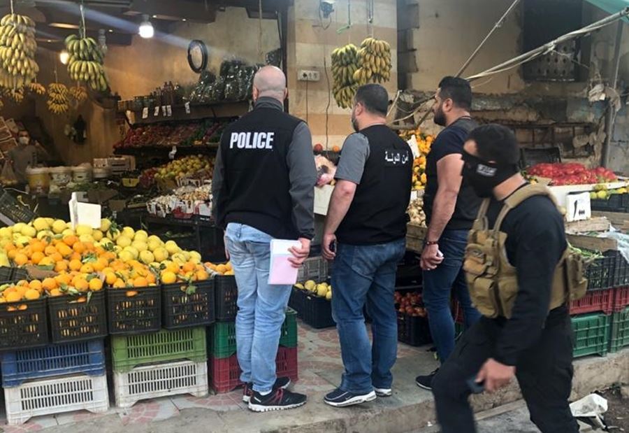 تجّار يحاصرون مراقبي "الاقتصاد"... وأمن الدولة بالمرصاد