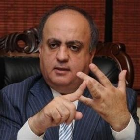وهاب للحريري: الفصل بين الشيعة و"الحزب" مزحة من مزحاتك السمجة