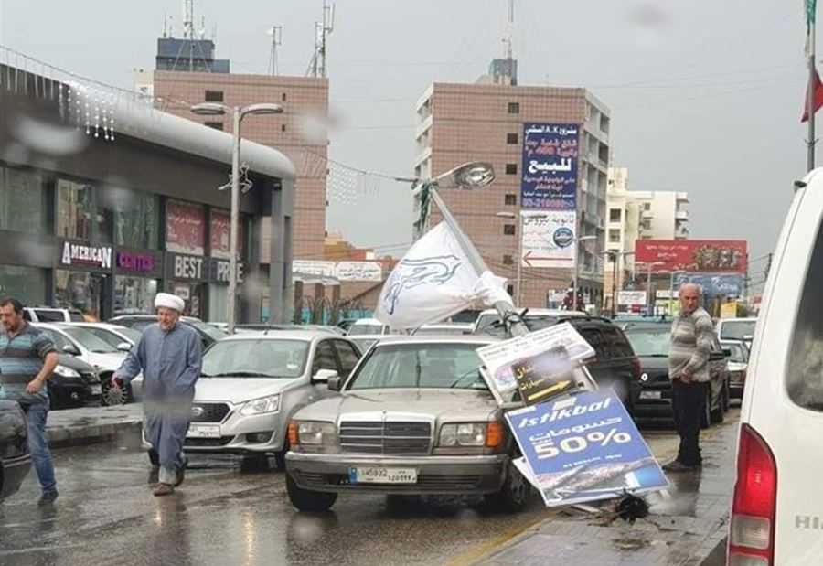 بالصورة: ازالة عمود على طريق عام  صور 