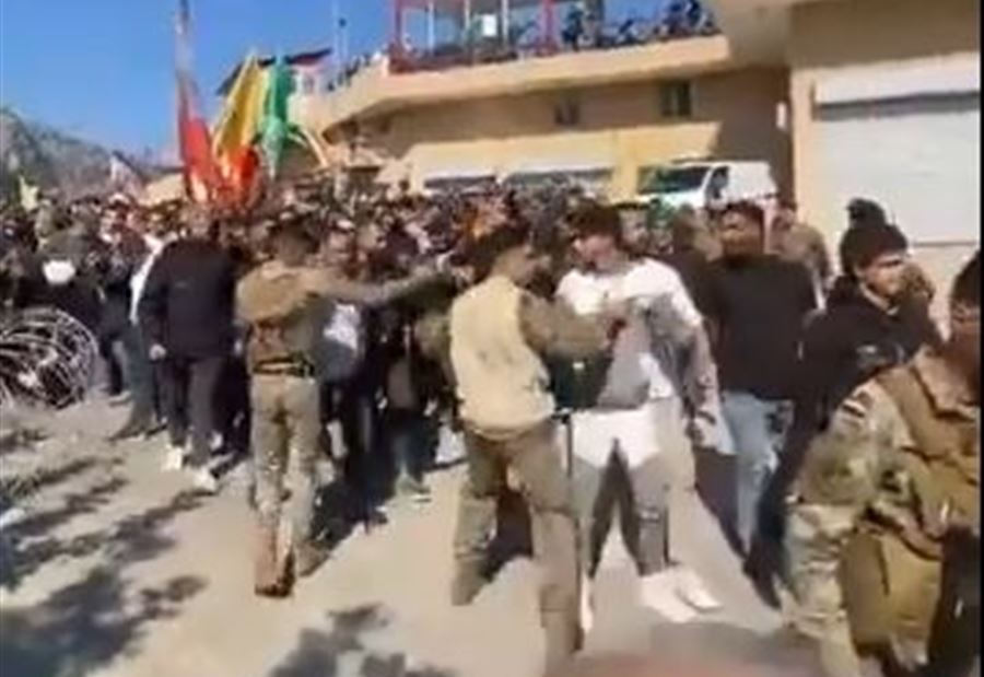 يتقدمهم الجيش... أهالي كفركلا يتحدّون الاحتلال الإسرائيلي (فيديو)