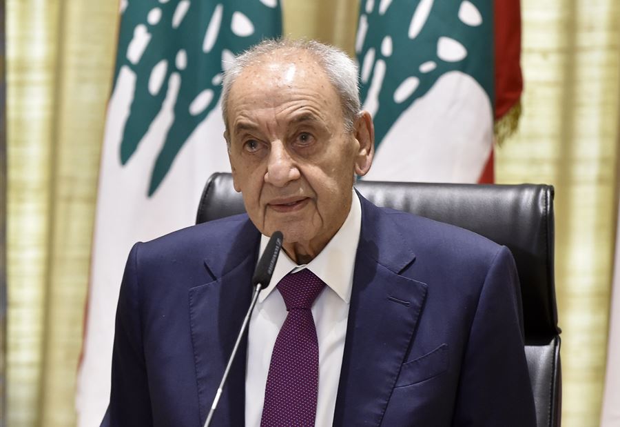 بري يُعزي بالشهيدة زينب حيدر 