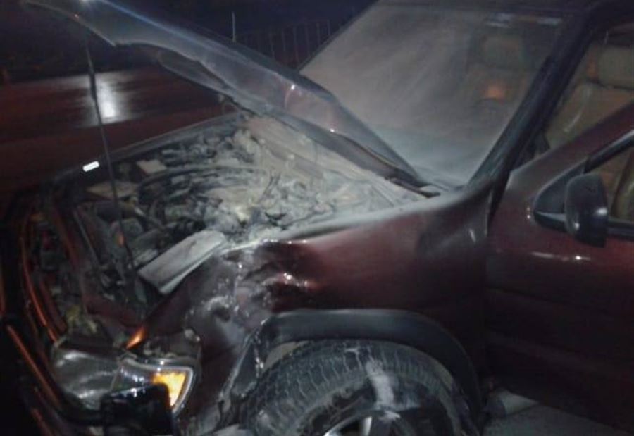 بالصور: حريق داخل سيارة رباعية الدفع في عاليه