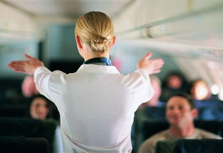ما الذي يحدث عند موت مسافر على متن الطائرة؟