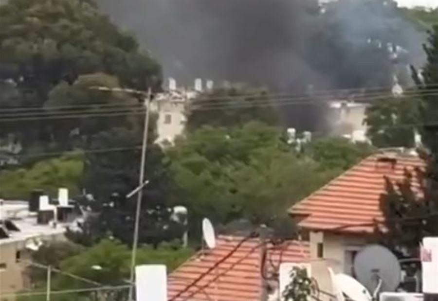 بالفيديو: الدخان يتصاعد في "كريات شمونة" بعد رد الحزب