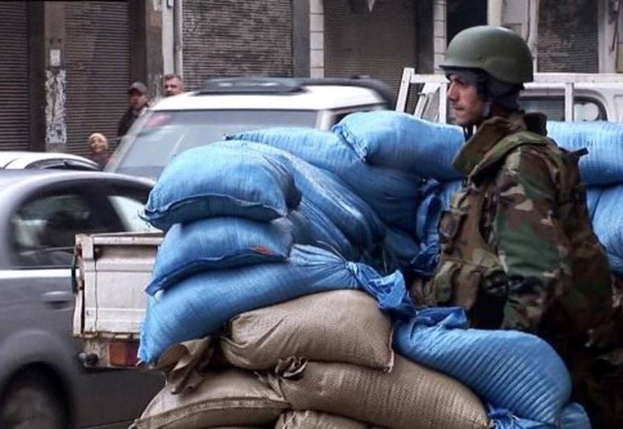 متشددون يقتلون 21 جنديا من الجيش السوري متشددون يقتلون 21 جنديا من الجيش السوري